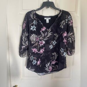 White House Black Market flower patten blouse shirt size x-small